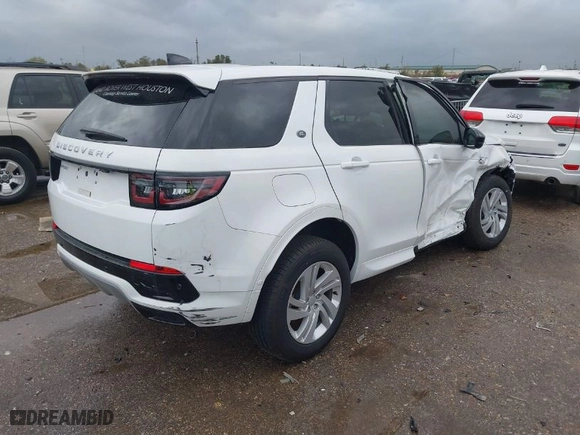 2024 Land Rover Discovery Sport S with VIN SALCJ2FX5RH343453, listed as a IAAI auction lot 40998818 with 2,500 mi miles. Bid and sale history available at carsss.com. Image 4.