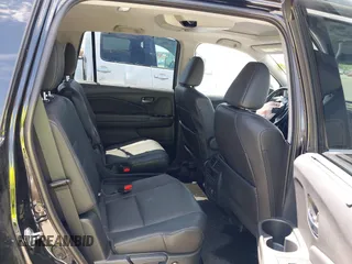 2019 Honda Pilot Touring 7-Passenger with VIN 5FNYF6H67KB031988, listed as a IAAI auction lot 42519588 with 41,368 mi miles and . Bid and sale history available at DreamBid. Image 8.