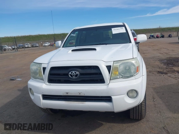 2005 Toyota Tacoma PreRunner with VIN 5TEKU72N55Z069188, listed as a IAAI auction lot 41561796 with 233,474 mi miles. Bid and sale history available at carsss.com. Image 12.
