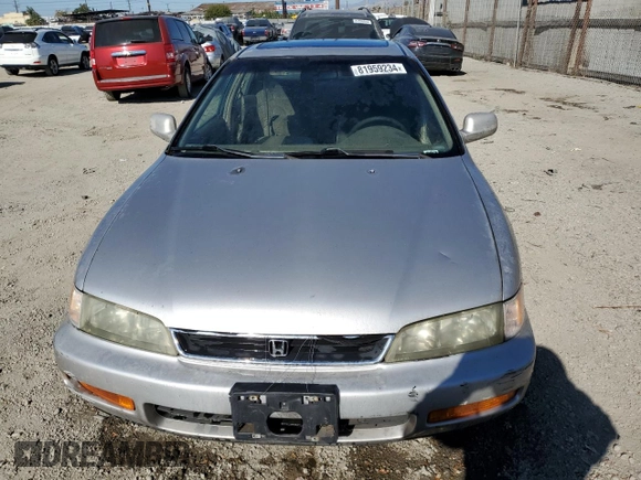 1996 Honda Accord EX with VIN 1HGCD5655TA106011, listed as a Copart auction lot 81959234 with 122,983 mi miles and Clean Title. Bid and sale history available at DreamBid. Image 5.
