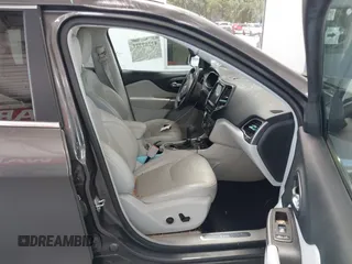 2019 Jeep Cherokee Limited with VIN 1C4PJMDX6KD303225, listed as a IAAI auction lot 42267721 with 70,857 mi miles and . Bid and sale history available at DreamBid. Image 5.