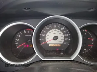 2005 Toyota Tacoma PreRunner z VIN 5TETU62N15Z064813, wystawiony jako IAAI lot #41353526 z przebiegiem 172 318 mil mil oraz . Historia ofert i sprzedaży dostępna na DreamBid. Obrazek 7.