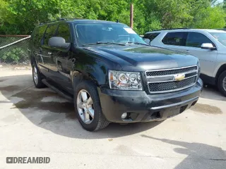 2007 Chevrolet Suburban LTZ with VIN 3GNFC160X7G112218, listed as a IAAI auction lot 42025105 with 316,645 mi miles. Bid and sale history available at carsss.com. Image 1.
