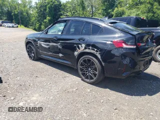 2023 BMW X4 M z VIN 5YM23EC02P9R51063, wystawiony jako Copart lot #62437474 z przebiegiem 5 395 mil mil oraz Szkoda całkowita • Salvage title. Historia ofert i sprzedaży dostępna na DreamBid. Obrazek 2.