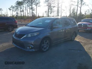 2012 Toyota Sienna SE with VIN 5TDXK3DC9CS189005, listed as a IAAI auction lot 41482337 with 267,618 mi miles. Bid and sale history available at carsss.com. Image 17.