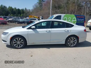 2015 Chrysler 200 S with VIN 1C3CCCBB6FN573571, listed as a IAAI auction lot 42125624 with 171,933 mi miles. Bid and sale history available at carsss.com. Image 12.
