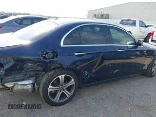 2018 Mercedes-Benz E 300 with VIN WDDZF4JB6JA376412, listed as a IAAI auction lot 42298940 with 59,973 mi miles and . Bid and sale history available at DreamBid. Image 18.