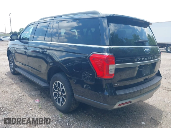 2024 Ford Expedition Max XLT with VIN 1FMJK1J8XREA24875, listed as a IAAI auction lot 42204354 with 46,435 mi miles and . Bid and sale history available at DreamBid. Image 3.