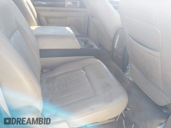 2006 Lincoln Navigator Luxury with VIN 5LMFU28596LJ00902, listed as a IAAI auction lot 41616137 with 0 mi miles. Bid and sale history available at carsss.com. Image 8.