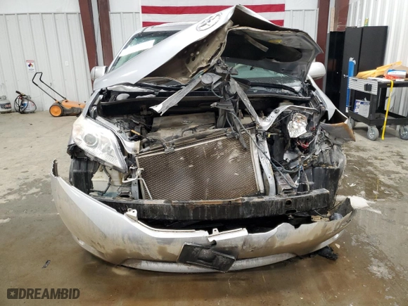 2013 Toyota Sienna XLE AAS with VIN 5TDYK3DC9DS284590, listed as a Copart auction lot 46414045 with 0 mi miles and Salvage Title. Bid and sale history available at carsss.com. Image 5.