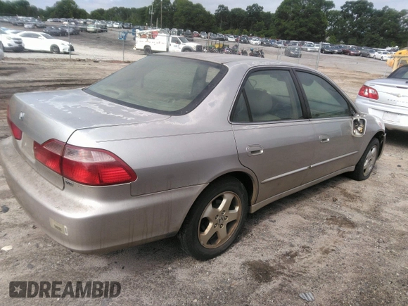 1998 Honda Accord EX z VIN 1HGCG1652WA075868, wystawiony jako IAAI lot #42240662 z przebiegiem 237 034 mil mil oraz . Historia ofert i sprzedaży dostępna na DreamBid. Obrazek 4.
