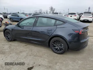 2024 Tesla Model 3 z VIN 5YJ3E1EA8RF744353, wystawiony jako Copart lot #50660175 z przebiegiem 2424 mil mil oraz Szkody całkowita. Historia ofert i sprzedaży dostępna na DreamBid. Obrazek 2.