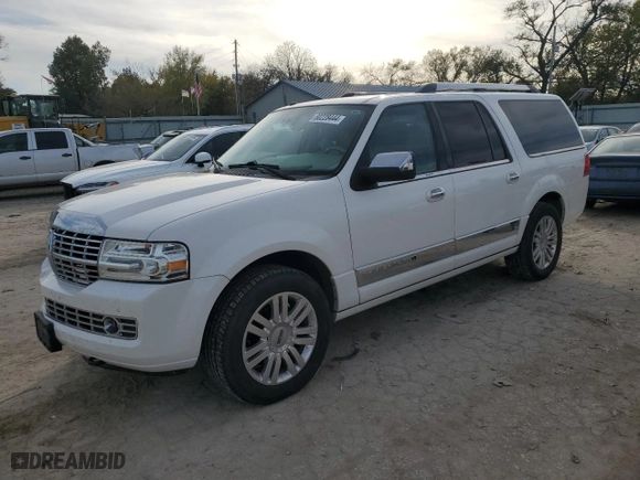 2013 Lincoln Navigator L with VIN 5LMJJ3J58DEL06961, listed as a Copart auction lot 80228444 with 184,384 mi miles and Salvage Title. Bid and sale history available at carsss.com. Image 1.