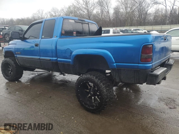 2001 Dodge 2500 with VIN 1B7KF23711J573917, listed as a Copart auction lot 51144335 with 257,686 mi miles and Salvage Title. Bid and sale history available at carsss.com. Image 2.