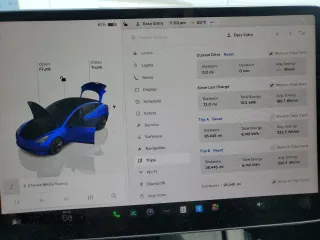 2023 Tesla Model 3 z VIN 5YJ3E1EA6PF656608, wystawiony jako Copart lot #59795925 z przebiegiem 26 445 mil mil oraz Szkoda całkowita • Salvage title. Historia ofert i sprzedaży dostępna na DreamBid. Obrazek 9.