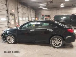 2013 Chrysler 200 Limited with VIN 1C3CCBCG6DN701986, listed as a IAAI auction lot 41845359 with 122,807 mi miles. Bid and sale history available at carsss.com. Image 14.