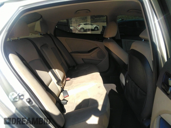 2014 Kia Optima LX z VIN 5XXGM4A70EG321774, wystawiony jako IAAI lot #36053297 z przebiegiem 89 189 mil mil oraz . Historia ofert i sprzedaży dostępna na DreamBid. Obrazek 8.