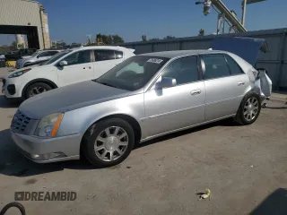 2010 Cadillac DTS 1SA z VIN 1G6KA5EYXAU105496, wystawiony jako Copart lot #75686214 z przebiegiem 137 282 mil mil oraz Szkoda całkowita • Salvage title. Historia ofert i sprzedaży dostępna na DreamBid. Obrazek 1.