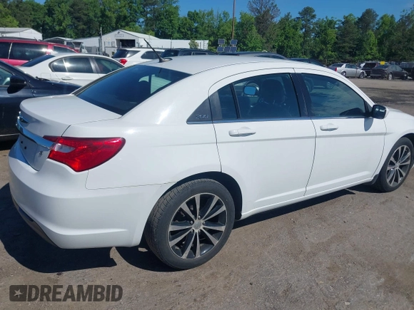2013 Chrysler 200 Limited with VIN 1C3CCBCG4DN574932, listed as a IAAI auction lot 42219584 with 123,992 mi miles. Bid and sale history available at carsss.com. Image 4.