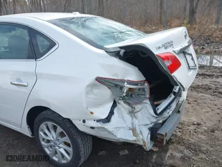 2019 Nissan Sentra SR with VIN 3N1AB7AP3KY380708, listed as a IAAI auction lot 41846673 with 35,440 mi miles. Bid and sale history available at carsss.com. Image 17.