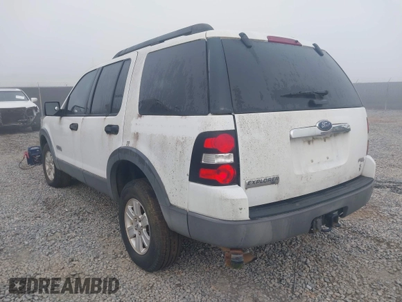 2006 Ford Explorer XLT z VIN 1FMEU73806UB54242, wystawiony jako IAAI lot #42408147 z przebiegiem Nie podano mil oraz . Historia ofert i sprzedaży dostępna na DreamBid. Obrazek 3.