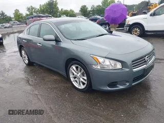 2010 Nissan Maxima SV z VIN 1N4AA5AP9AC823543, wystawiony jako IAAI lot #42324372 z przebiegiem 146 515 mil mil oraz . Historia ofert i sprzedaży dostępna na DreamBid. Obrazek 1.