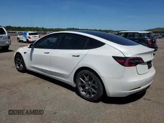 2021 Tesla Model 3 Standard Range Plus z VIN 5YJ3E1EA3MF027335, wystawiony jako Copart lot #58379945 z przebiegiem 43 887 mil mil oraz Szkoda całkowita • Salvage title. Historia ofert i sprzedaży dostępna na DreamBid. Obrazek 2.