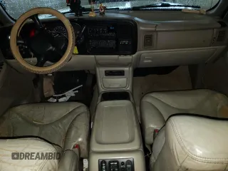 2002 GMC Yukon XL SLT with VIN 3GKFK16ZX2G270341, listed as a Copart auction lot 88023885 with 238,111 mi miles and Salvage Title. Bid and sale history available at carsss.com. Image 8.