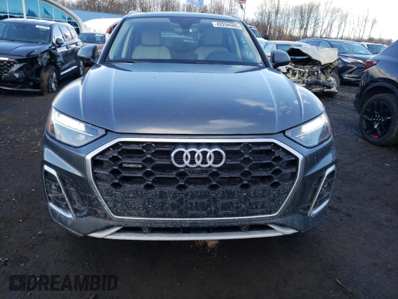 2024 Audi Q5 S line Premium Plus with VIN WA1EAAFYXR2138646, listed as a Copart auction lot 42294595 with 3,378 mi miles and Salvage Title. Bid and sale history available at carsss.com. Image 5.