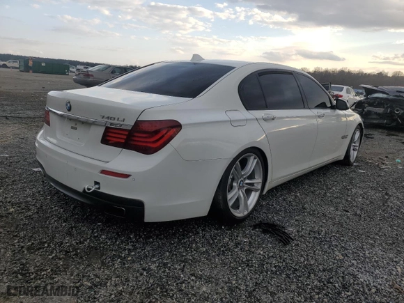 2013 BMW 7 Series 740Li with VIN WBAYE4C52DDW22629, listed as a Copart auction lot 44608645 with 163,135 mi miles and Salvage Title. Bid and sale history available at carsss.com. Image 3.