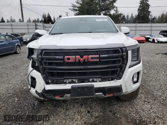2023 GMC Yukon AT4 with VIN 1GKS2CKD7PR140416, listed as a Copart auction lot 87210684 with 19,208 mi miles and Salvage Title. Bid and sale history available at carsss.com. Image 5.
