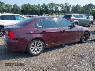 2008 BMW 3 Series 328xi with VIN WBAVC93538K039655, listed as a IAAI auction lot 40001472 with 175,416 mi miles. Bid and sale history available at carsss.com. Image 4.