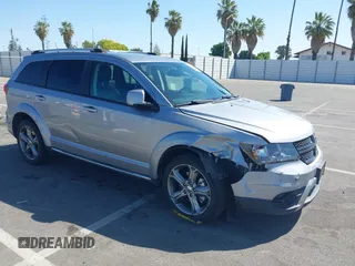 2017 Dodge Journey Crossroad Plus z VIN 3C4PDCGB1HT702192, wystawiony jako IAAI lot #42293317 z przebiegiem 114 658 mil mil oraz . Historia ofert i sprzedaży dostępna na DreamBid. Obrazek 1.