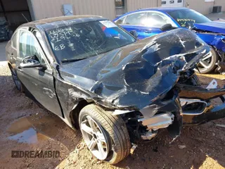 2013 BMW 3 Series 320i xDrive с VIN WBA3C3C51DF979508, выставлен на аукционе IAAI как лот 41367343 с пробегом 92 139 миль миль и . История ставок и продаж доступна на DreamBid. Изображение 1.