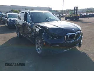 2022 BMW X5 sDrive40i with VIN 5UXCR4C02N9N19154, listed as a IAAI auction lot 41614568 with 1 mi miles. Bid and sale history available at carsss.com. Image 1.