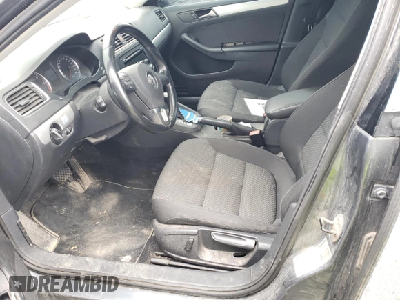 2013 Volkswagen Jetta Comfortline с VIN 3VWDL7AJ9DM426147, выставлен на аукционе Copart как лот 74591264 с пробегом 265 457 миль миль и Списание • Salvage title. История ставок и продаж доступна на DreamBid. Изображение 7.
