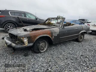 1981 Mercedes-Benz 380 SL z VIN WDBBA45A6BB008589, wystawiony jako Copart lot #52164975 z przebiegiem Nie podano mil oraz Nie do naprawy. Historia ofert i sprzedaży dostępna na DreamBid. Obrazek 1.