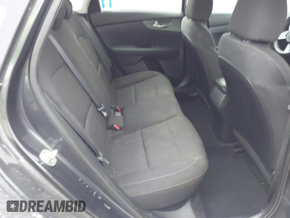 2019 Kia Forte LXS with VIN 3KPF24AD2KE048932, listed as a IAAI auction lot 41295833 with 84,530 mi miles. Bid and sale history available at carsss.com. Image 8.