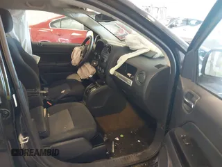 2016 Jeep Compass Sport z VIN 1C4NJCBA7GD621393, wystawiony jako IAAI lot #42640609 z przebiegiem 130 885 mil mil oraz . Historia ofert i sprzedaży dostępna na DreamBid. Obrazek 5.