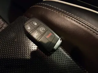 2015 Jeep Grand Cherokee Overland with VIN 1C4RJFCT7FC612930, listed as a IAAI auction lot 41485240 with 189,564 mi miles. Bid and sale history available at carsss.com. Image 11.