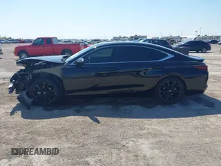 2022 Lexus ES 350 F Sport z VIN 58AGZ1B14NU132568, wystawiony jako IAAI lot #41986467 z przebiegiem 28 714 mil mil oraz . Historia ofert i sprzedaży dostępna na DreamBid. Obrazek 15.