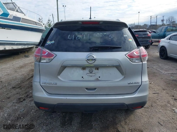 2015 Nissan Rogue SV with VIN 5N1AT2MV4FC832621, listed as a IAAI auction lot 40962953 with 180810 miles. Bid and sale history available at carsss.com. Image 16.