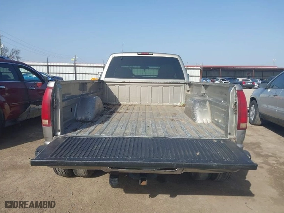 2000 Chevrolet C/K 3500 Crew Cab with VIN 1GCHK33J0YF437640, listed as a IAAI auction lot 41796214 with NaN miles. Bid and sale history available at carsss.com. Image 16.