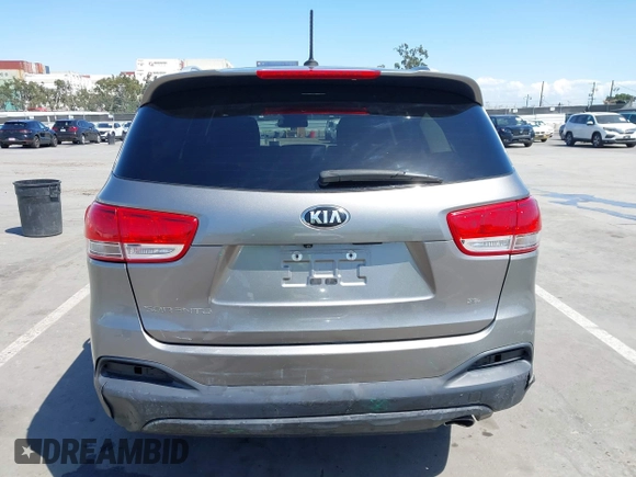 2017 Kia Sorento LX with VIN 5XYPG4A35HG284788, listed as a IAAI auction lot 41966692 with 68,692 mi miles. Bid and sale history available at carsss.com. Image 6.