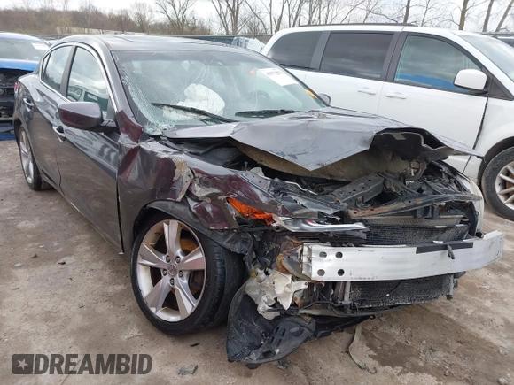 2015 Acura ILX with VIN 19VDE1F38FE008432, listed as a IAAI auction lot 41971273 with 132,811 mi miles. Bid and sale history available at carsss.com. Image 1.