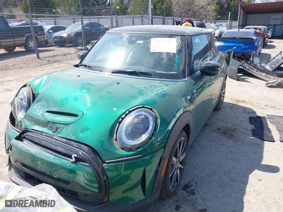 2022 MINI Hardtop 2 Door Cooper SE with VIN WMW13DJ04N2R55118, listed as a IAAI auction lot 41885876 with 30,127 mi miles. Bid and sale history available at carsss.com. Image 17.