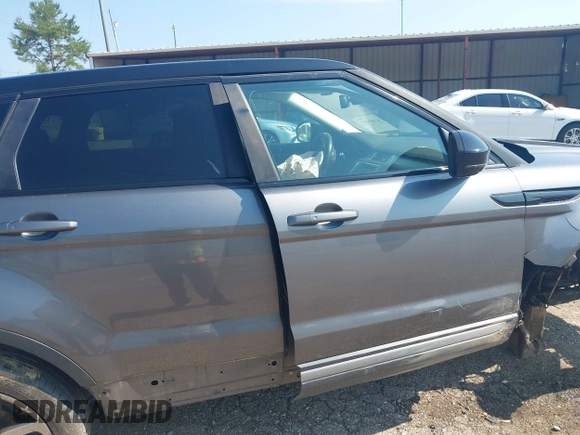 2015 Land Rover Range Rover Evoque Pure Plus z VIN SALVP2BG8FH047528, wystawiony jako IAAI lot #42466907 z przebiegiem 100 941 mil mil oraz . Historia ofert i sprzedaży dostępna na DreamBid. Obrazek 17.