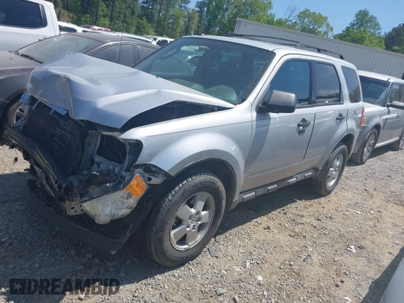 2011 Ford Escape XLT с VIN 1FMCU9DG9BKB50821, выставлен на аукционе IAAI как лот 42050075 с пробегом 101 946 миль миль и . История ставок и продаж доступна на DreamBid. Изображение 2.