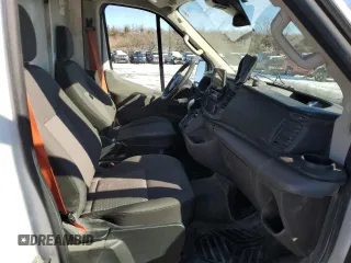 2021 Ford Transit Cargo с VIN 1FTBF4U88MKA91558, выставлен на аукционе Copart как лот 41597595 с пробегом 83 661 миль миль и Списание • Salvage title. История ставок и продаж доступна на DreamBid. Изображение 5.