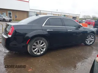2019 Chrysler 300 Limited with VIN 2C3CCAKG1KH586537, listed as a IAAI auction lot 41950613 with 113,161 mi miles and . Bid and sale history available at carsss.com. Image 13.